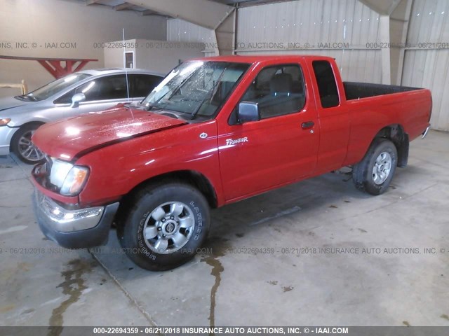 1N6DD26S2YC435989 - 2000 NISSAN FRONTIER KING CAB XE RED photo 2