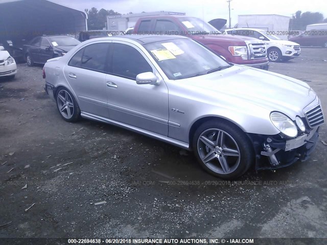 WDBUF77X98B267910 - 2008 MERCEDES-BENZ E 63 AMG 银色 照片 1