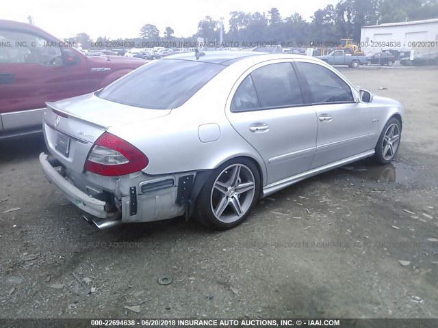 WDBUF77X98B267910 - 2008 MERCEDES-BENZ E 63 AMG 银色 照片 4