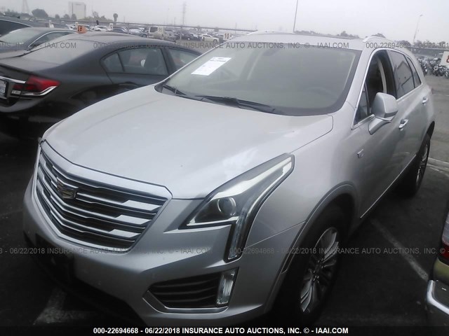 1GYKNDRS3HZ312448 - 2017 CADILLAC XT5 LUXURY SILVER photo 2