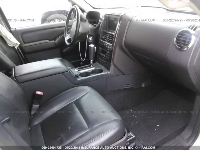 1FMEU75826ZA03323 - 2006 FORD EXPLORER LIMITED 白色 照片 5