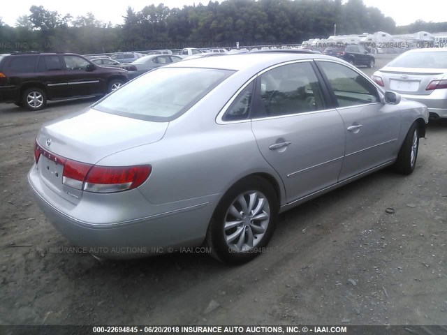 KMHFC46F16A042390 - 2006 HYUNDAI AZERA SE/LIMITED SILVER photo 4