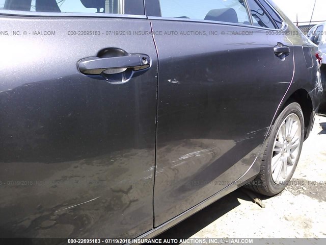 4T4BF1FK8FR469345 - 2015 TOYOTA CAMRY LE/XLE/SE/XSE BROWN photo 6