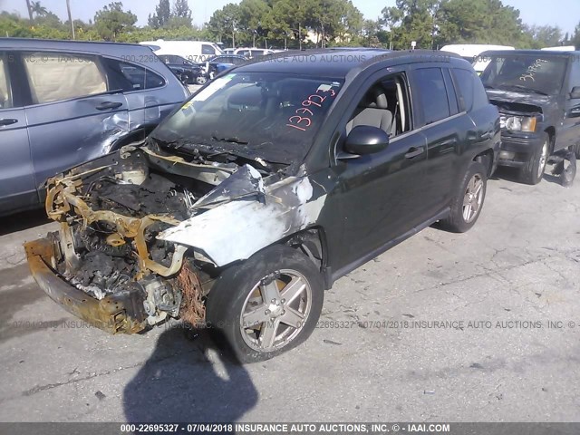 1J8FT47W97D137923 - 2007 JEEP COMPASS GREEN photo 2