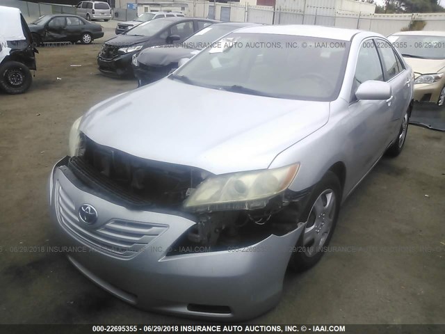 4T1BE46K07U033900 - 2007 TOYOTA CAMRY NEW GENERAT CE/LE/XLE/SE SILVER photo 2