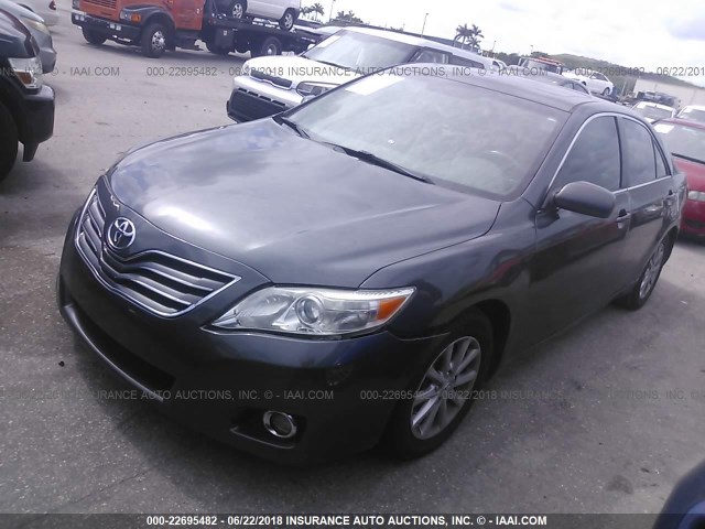 4T1BF3EK6AU015062 - 2010 TOYOTA CAMRY SE/LE/XLE 灰色 照片 2