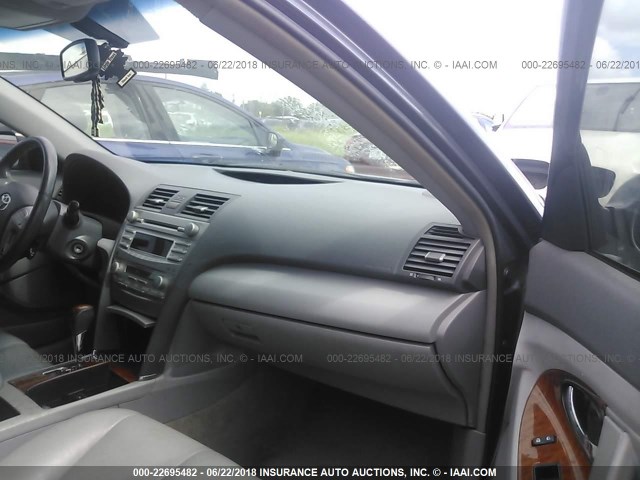 4T1BF3EK6AU015062 - 2010 TOYOTA CAMRY SE/LE/XLE 灰色 照片 5