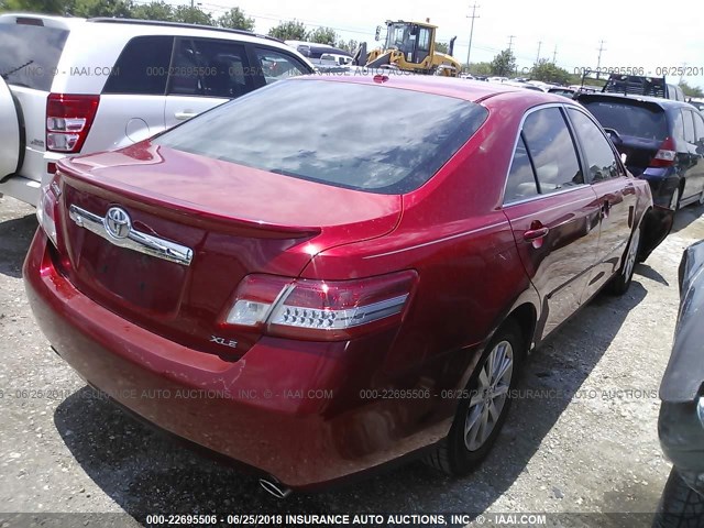 4T1BK3EK1BU123750 - 2011 TOYOTA CAMRY SE/LE/XLE წითელი ფოტო 4