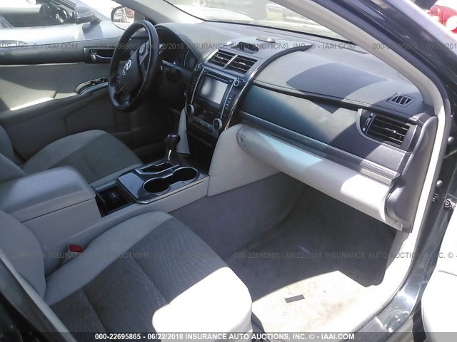 4T1BD1FKXCU051865 - 2012 TOYOTA CAMRY HYBRID/LE/XLE 蓝色 照片 5