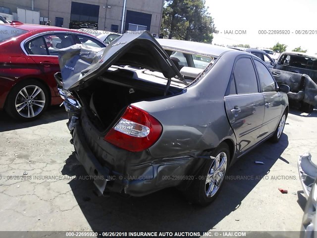 4T1BF30K84U573121 - 2004 TOYOTA CAMRY LE/XLE/SE ნაცრისფერი ფოტო 4