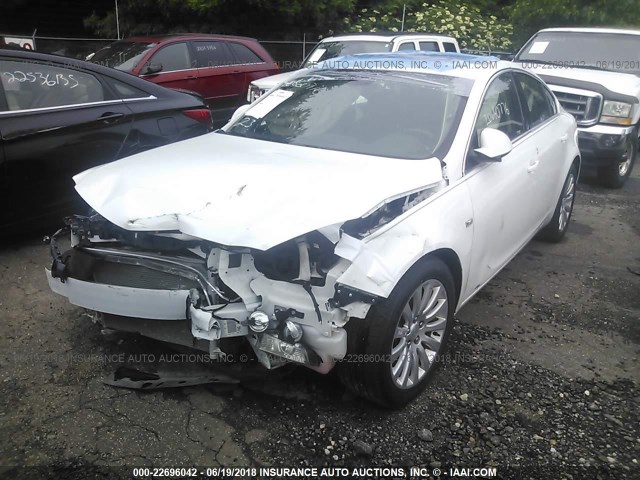 2G4GP5EC7B9184626 - 2011 BUICK REGAL WHITE photo 2