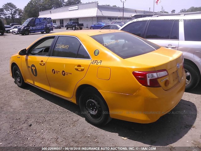 4T1BD1FKXCU022172 - 2012 TOYOTA CAMRY HYBRID/LE/XLE 黄色 照片 3