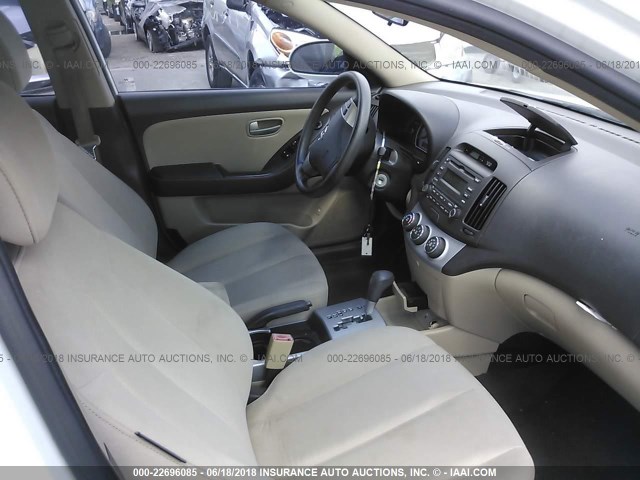 KMHDU46D49U591846 - 2009 HYUNDAI ELANTRA GLS/SE WHITE photo 5