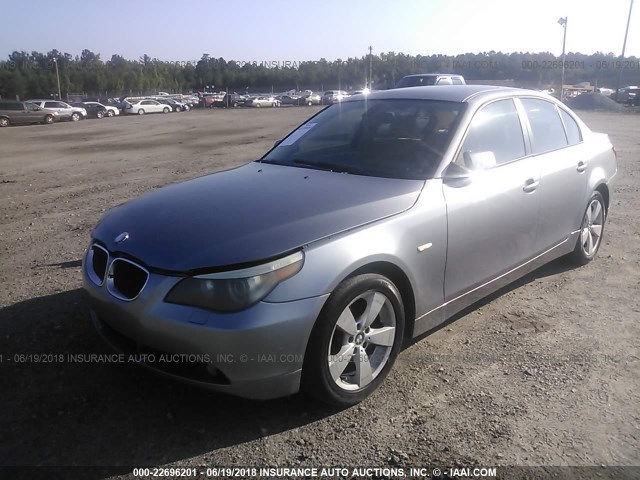 WBANF73586CG67846 - 2006 BMW 530 XI GRAY photo 2