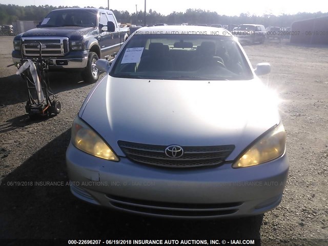 4T1BE32KX2U530400 - 2002 TOYOTA CAMRY LE/XLE/SE 银色 照片 6