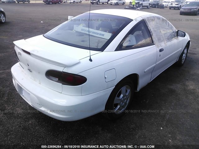 1G1JS124227161196 - 2002 CHEVROLET CAVALIER LS WHITE photo 4