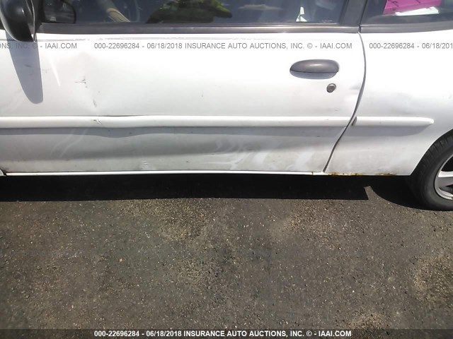 1G1JS124227161196 - 2002 CHEVROLET CAVALIER LS WHITE photo 9