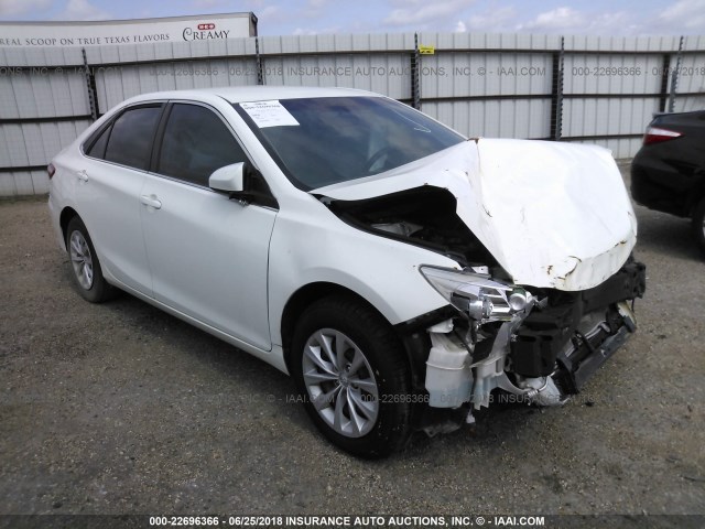 4T4BF1FK7FR486752 - 2015 TOYOTA CAMRY LE/XLE/SE/XSE WHITE photo 1
