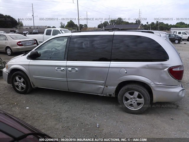 2D4GP44L55R528462 - 2005 DODGE GRAND CARAVAN SXT SILVER photo 6