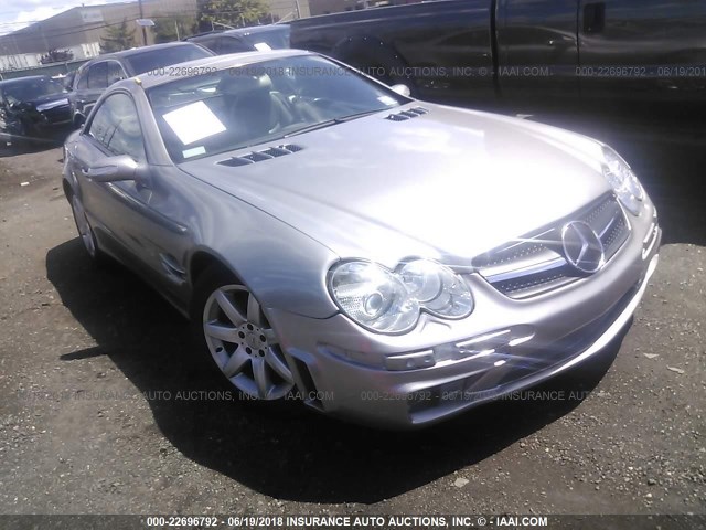 WDBSK75F05F090004 - 2005 MERCEDES-BENZ SL 500 GRAY photo 1