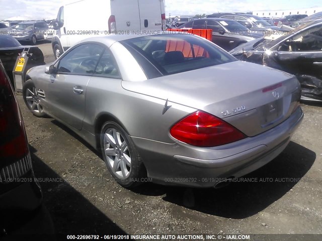 WDBSK75F05F090004 - 2005 MERCEDES-BENZ SL 500 GRAY photo 3