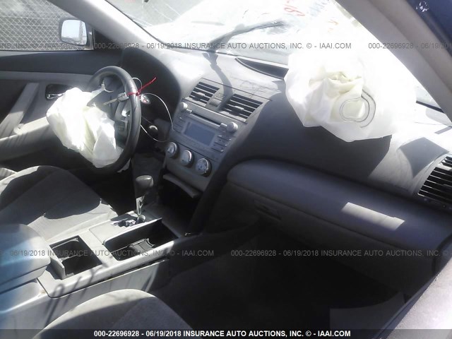 4T1BF3EK4AU061554 - 2010 TOYOTA CAMRY SE/LE/XLE 灰色 照片 5