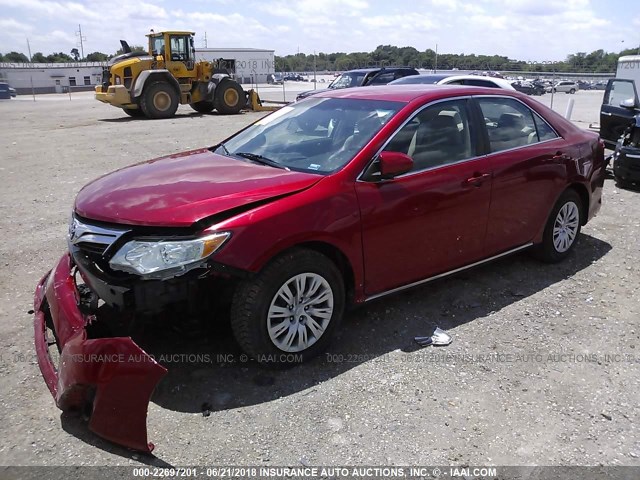 4T1BF1FKXDU692753 - 2013 TOYOTA CAMRY L/SE/LE/XLE RED photo 2