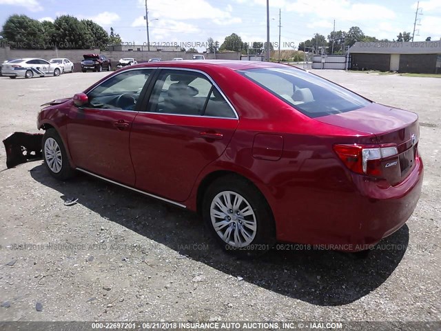 4T1BF1FKXDU692753 - 2013 TOYOTA CAMRY L/SE/LE/XLE RED photo 3