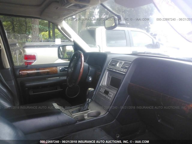 5LMFU28R33LJ50662 - 2003 LINCOLN NAVIGATOR BURGUNDY photo 5