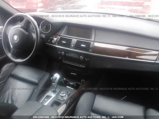 5UXFE8C58AL310770 - 2010 BMW X5 XDRIVE48I Qara foto 5