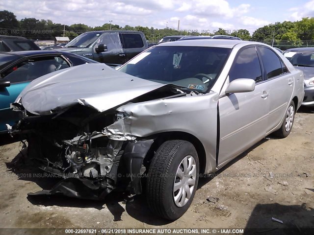 4T1BE32K84U864170 - 2004 TOYOTA CAMRY LE/XLE/SE ვერცხლისფერი ფოტო 2