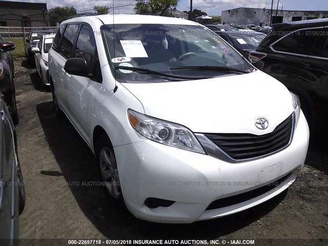 5TDKK3DC4DS303147 - 2013 TOYOTA SIENNA LE WHITE photo 1