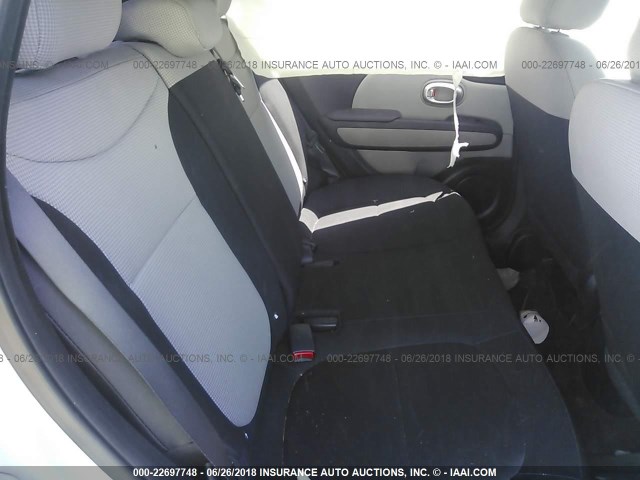 KNDJN2A22G7858265 - 2016 KIA SOUL 银色 照片 8