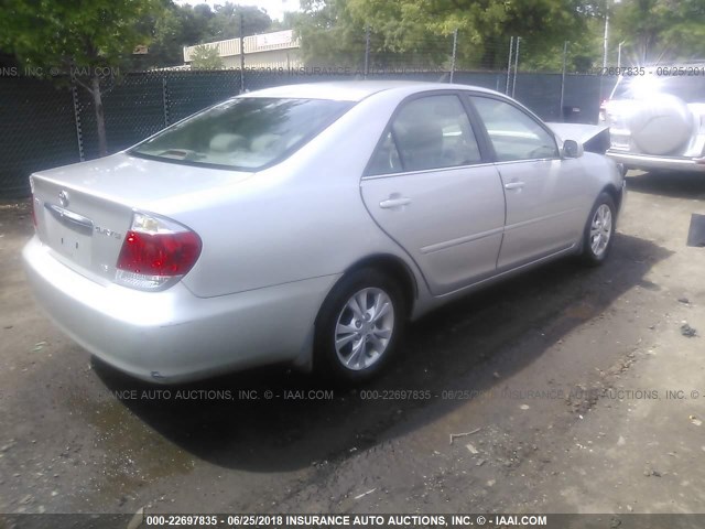 4T1BF32K25U085880 - 2005 TOYOTA CAMRY LE/XLE/SE 银色 照片 4