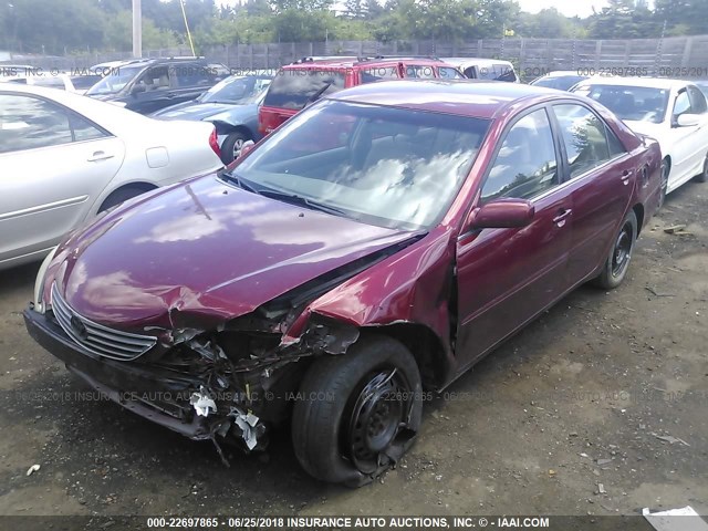 4T1BE32K15U098199 - 2005 TOYOTA CAMRY LE/XLE/SE მუქწითელი ფოტო 2