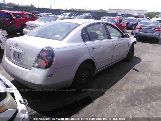 1N4AL11D24C109816 - 2004 NISSAN ALTIMA S/SL GRAY photo 4