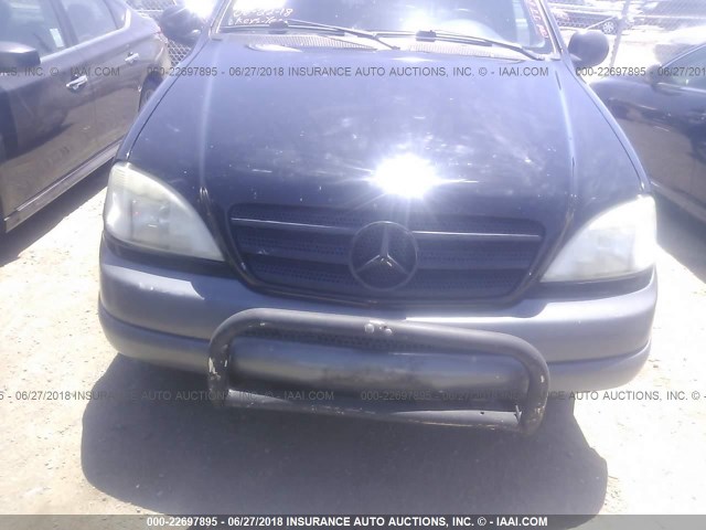 4JGAB54E0WA031989 - 1998 MERCEDES-BENZ ML 320 BLACK photo 6