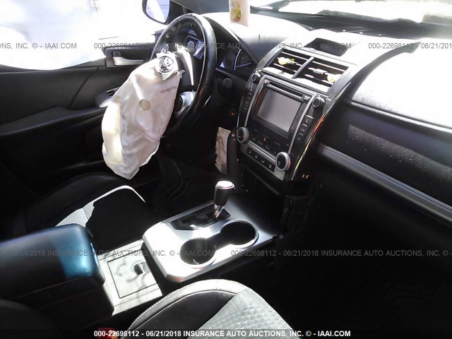 4T1BF1FK5EU313529 - 2014 TOYOTA CAMRY L/SE/LE/XLE 黑色 照片 5