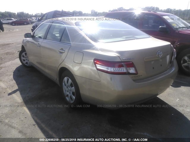 4T1BF3EK2BU141324 - 2011 TOYOTA CAMRY SE/LE/XLE GOLD photo 3