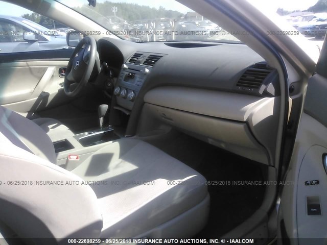 4T1BF3EK2BU141324 - 2011 TOYOTA CAMRY SE/LE/XLE GOLD photo 5