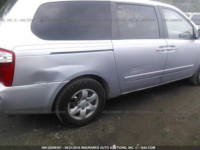 KNDMB233166080394 - 2006 KIA SEDONA EX/LX SILVER photo 6