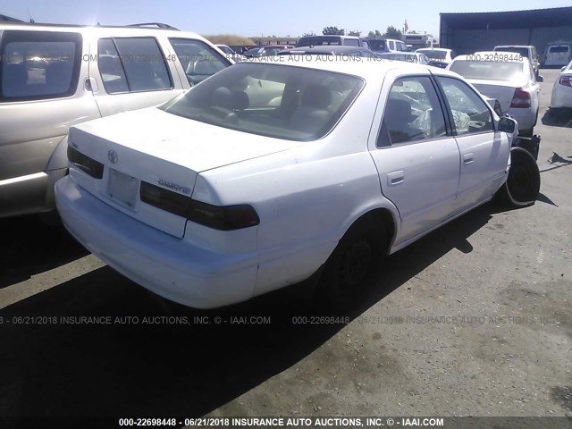 JT2BG22K2V0078472 - 1997 TOYOTA CAMRY LE/XLE WHITE photo 4