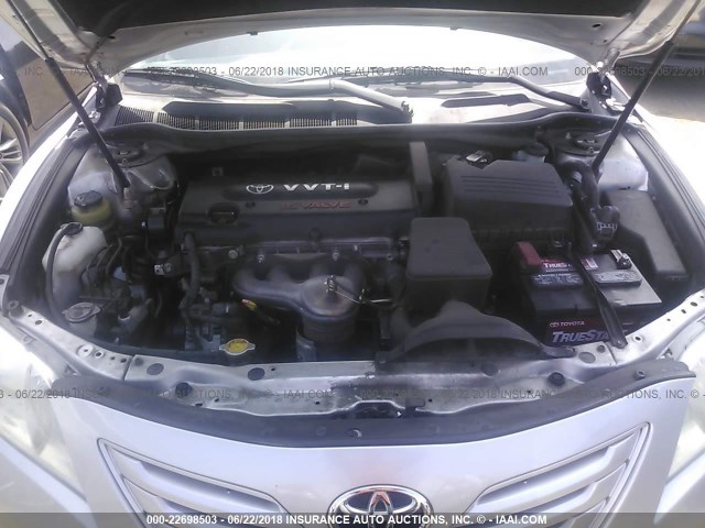 4T4BE46K39R077057 - 2009 TOYOTA CAMRY SE/LE/XLE SILVER photo 10
