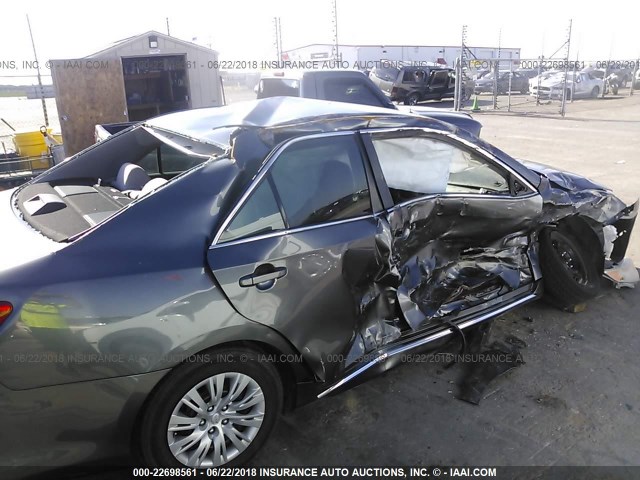 4T4BF1FKXDR332811 - 2013 TOYOTA CAMRY L/SE/LE/XLE 灰色 照片 6