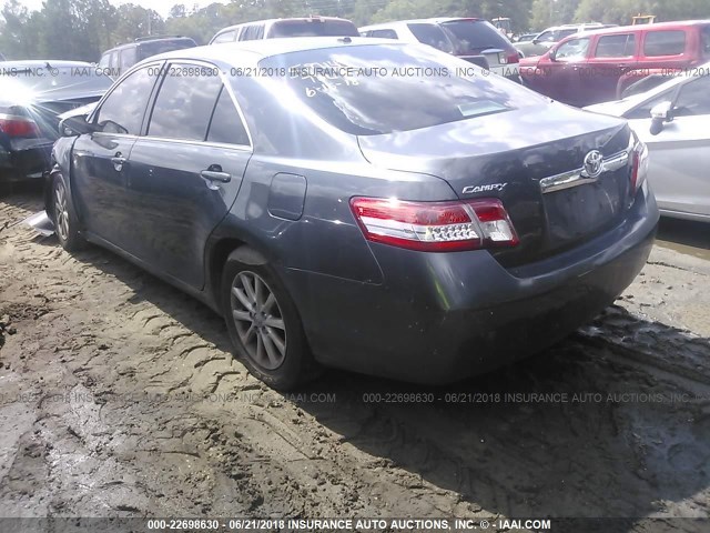4T1BF3EK6BU135512 - 2011 TOYOTA CAMRY SE/LE/XLE GRAY photo 3