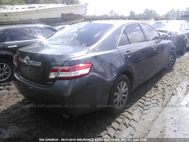 4T1BF3EK6BU135512 - 2011 TOYOTA CAMRY SE/LE/XLE GRAY photo 4