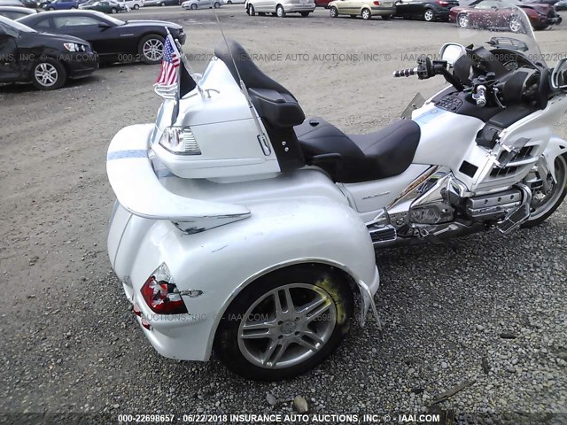 1HFSC47F58A707396 - 2008 HONDA GL1800 WHITE photo 6