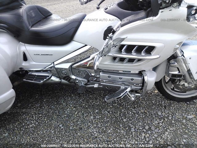 1HFSC47F58A707396 - 2008 HONDA GL1800 WHITE photo 8