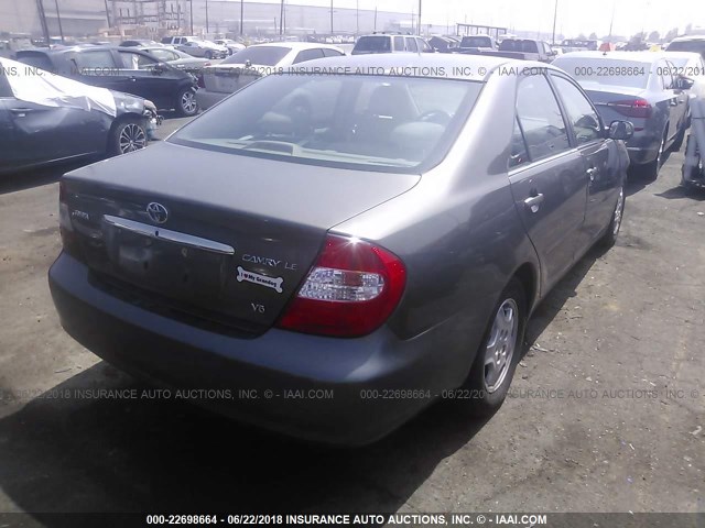 4T1BF32K13U555927 - 2003 TOYOTA CAMRY LE/XLE/SE ნაცრისფერი ფოტო 4