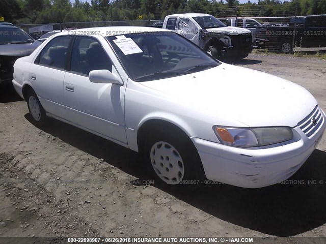 4T1BG22K4XU910439 - 1999 TOYOTA CAMRY CE/LE/XLE WHITE photo 1